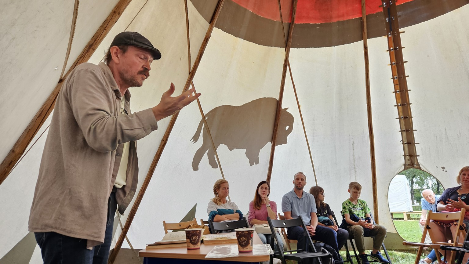 PAVEL HOŠEK: TOLKIEN A SÍLA TVOŘIVÉ FANTAZIE - přednáška s besedou